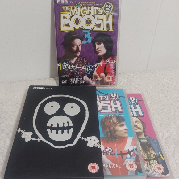 Mighty Boosh S 1-3 - Picture 2 of 10
